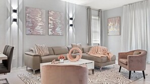 Smart TV - Last Minute Disney! Private Pool, Hot Tub, Game Room & Themed Bedrooms. Book Now! #WIR446 (Orlando)