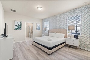 10 bedrooms, iron/ironing board, WiFi, bed sheets - Last Minute Disney! Private Pool, Hot Tub, Game Room & Themed Bedrooms. Book Now! #WIR438 (Orlando)