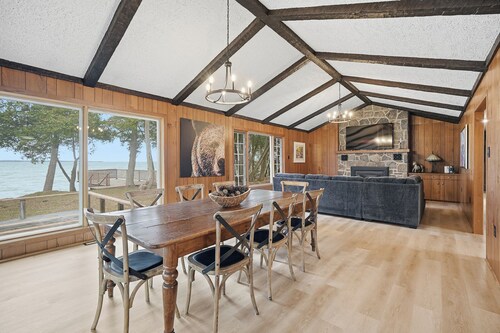 1-acre private waterfront cottage on Lake Simcoe featuring 150' of sandy beach