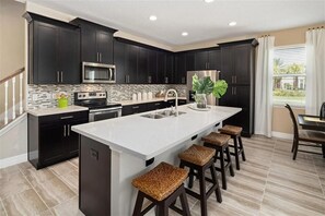 Fridge, microwave, oven, stovetop - Last Minute Disney Getaway! Townhouse with Private Pool. Book Now! #136377 (Orlando)