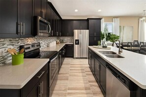 Fridge, microwave, oven, stovetop - Last Minute Disney Getaway! Townhouse with Private Pool. Book Now! #136377 (Orlando)