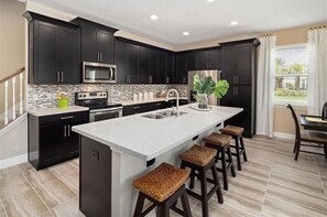 Fridge, microwave, oven, stovetop - Last Minute Disney Getaway! Luxury Townhouse with Private Pool. Book Now! #147023 (Orlando)
