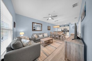 Smart TV - Last Minute Disney Getaway! Luxury Townhouse. Book Now! #148319 (Orlando)