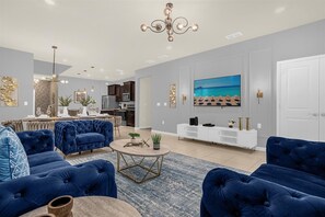 Smart TV, table football - Last Minute Disney! Private Pool, Hot Tub, Game Room & Themed Bedrooms. Book Now! #WIR444 (Orlando)