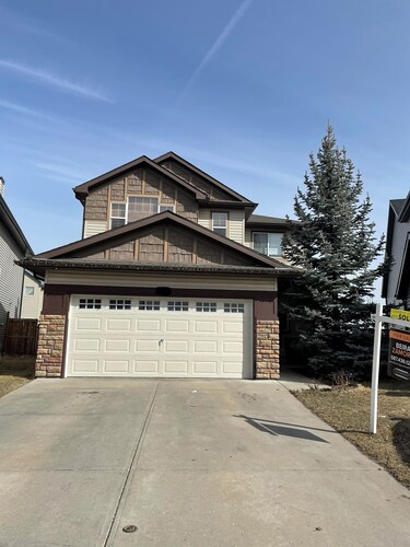 Modern & Cozy Private Bedroom in Beautiful Home | Shared Bathroom