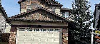 Modern & Cozy Private Bedroom in Beautiful Home | Shared Bathroom
