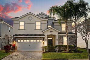 Exterior - Last Minute Disney Getaway! Private Pool, Game Room & Themed Bedrooms. Book Now! #162357 (Orlando)