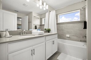 Hair dryer, towels - Last Minute Disney Getaway! Private Pool & Themed Bedrooms. Book Now! #161419 (Orlando)