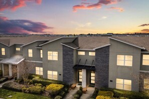 Exterior - Last Minute Disney Getaway! Private Pool & Themed Bedrooms. Book Now! #161419 (Orlando)