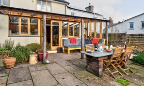 Outdoor dining - Oakdene (Keswick)