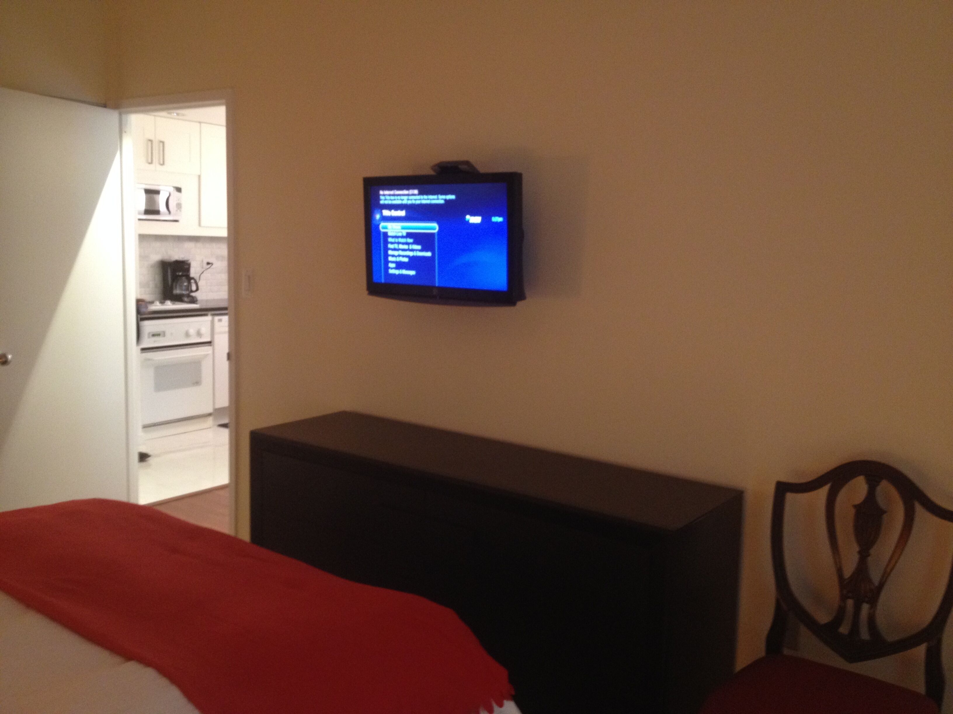 2 bedrooms, iron/ironing board, internet, bed sheets