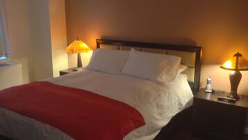 2 bedrooms, iron/ironing board, internet, bed sheets