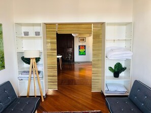 1 bedroom, iron/ironing board, Internet, bed sheets - Location, bright, spacious, quiet and quiet (Buenos Aires)