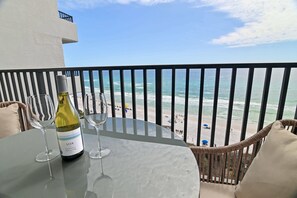 Outdoor dining - Beautiful Views | Fresh Remodel | Gulf Front 30A (Santa Rosa Beach)