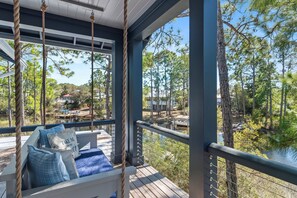 Property grounds - Luxury Lakefront w/ Dock + Gourmet Kitchen (Santa Rosa Beach)