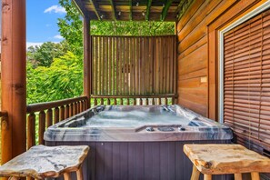 Outdoor spa tub - Mistwood Manor | Mtn Views • Hot Tub • Game Room (Sevierville)