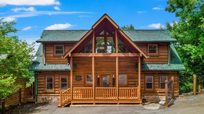 Exterior - Mistwood Manor | Mtn Views • Hot Tub • Game Room (Sevierville)