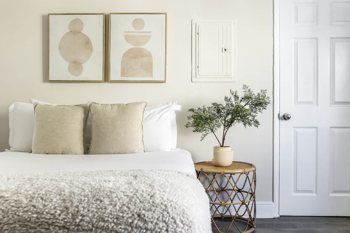 Chambre Standard, 1 lit double, cuisinette | Espace de travail pour ordinateurs portables, fer et planche Ă repasser