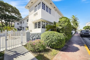 Exterior - The Donovan Hotel (Miami Beach)
