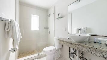 Standard Room, 1 Double Bed, Kitchenette (Self check-in) | Bathroom