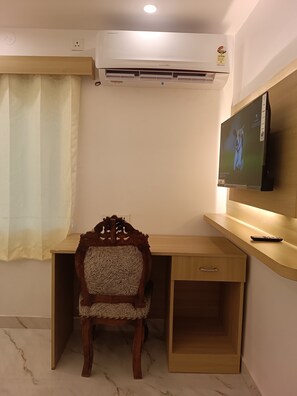 Deluxe Twin Room | Interior - Hotel Niko International  (Bodh Gaya)