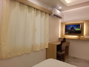 Deluxe Twin Room - Hotel Niko International  (Bodh Gaya)