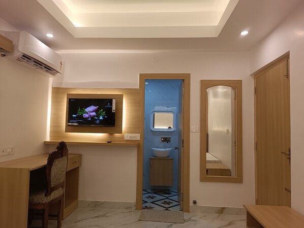 Deluxe Twin Room | Interior