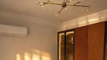 1 habitación, tabla de planchar con plancha, wifi y ropa de cama