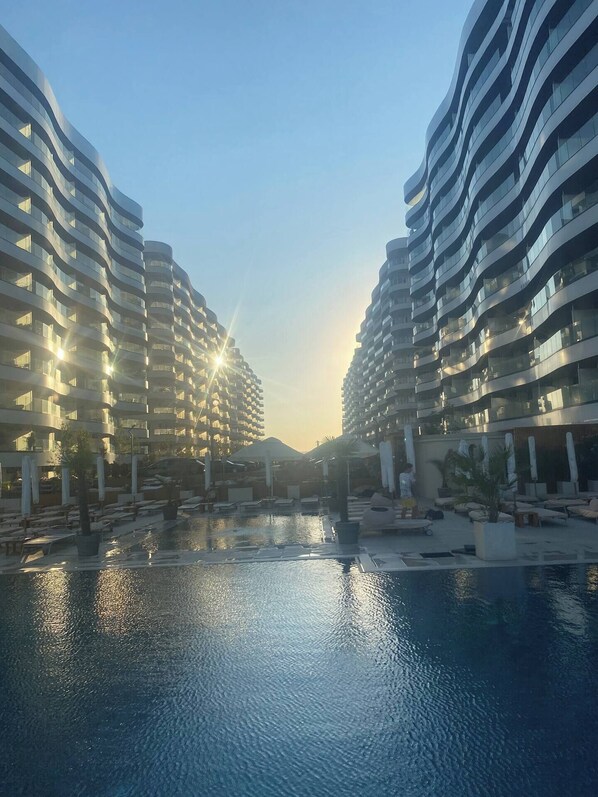 Unclassified image, 1 of 33, button