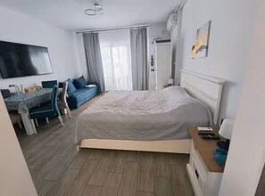 1 bedroom, iron/ironing board, WiFi, bed sheets