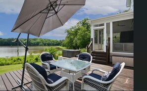 Outdoor dining - Welcoming 5-bedroom house with AC in charming Wake Forest (Wake Forest)
