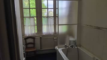 Chambre Double Confort, vue parc | Salle de bain