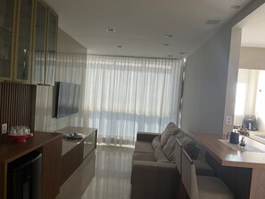 Living area - Apto 2 Quartos com 1 Suíte a Poucos Passos da Praia (Vila Velha)