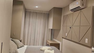 2 bedrooms, iron/ironing board, WiFi