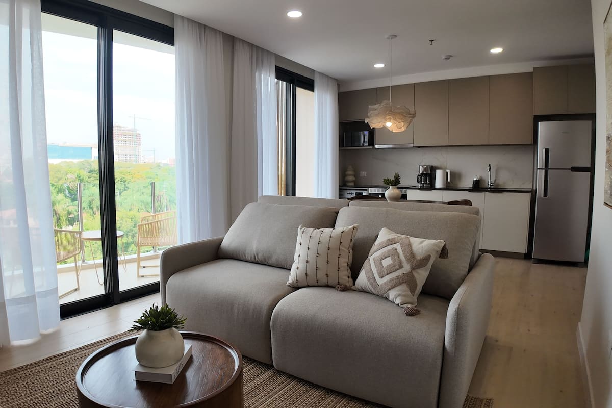 华丽公寓, 1 间卧室 | 起居区 | 45-英寸智能电视(配备有线频道)