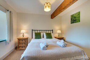 3 bedrooms, iron/ironing board, WiFi