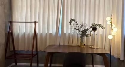 Spacious One Bed Art Loft in Central Hong Kong