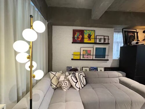 Spacious One Bed Art Loft in Central Hong Kong