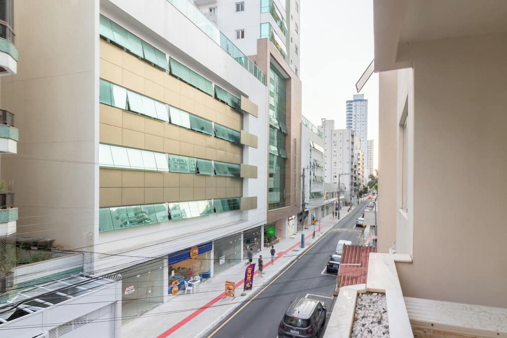 Apts in a Building 180m From the Beach in Balneario Camboriu - Rajs