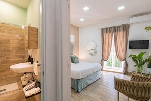 2 bedrooms, iron/ironing board - Casa Tiffany Grande (Naples)