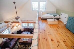 3 bedrooms, desk, free WiFi, bed sheets - Cozy Bethel Chalet Near Trails & Skiing (Bethel)