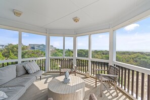 Property grounds - Beach Front 3acre property beautifully furnished with amazing outdoor spaces (Holden Beach)