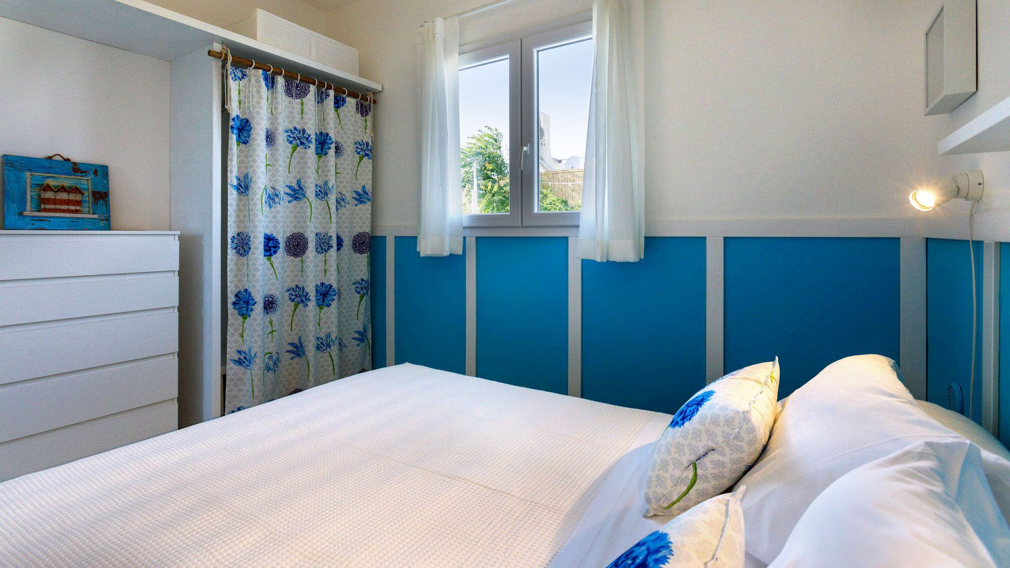 3 室のベッドルーム、アイロン / アイロン台、WiFi (無料)、ベッドシーツ