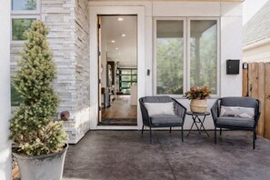 Terrace/patio - Upscale Retreat in LoHi 4Bd 4.5 Ba, Gym Theatre Rooftop, Near Coors Field (Denver)