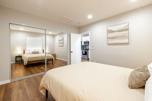 Desk, iron/ironing board, WiFi, bed sheets - Cozy Casa | Peaceful Retreat for Extended Stays (La Mesa)