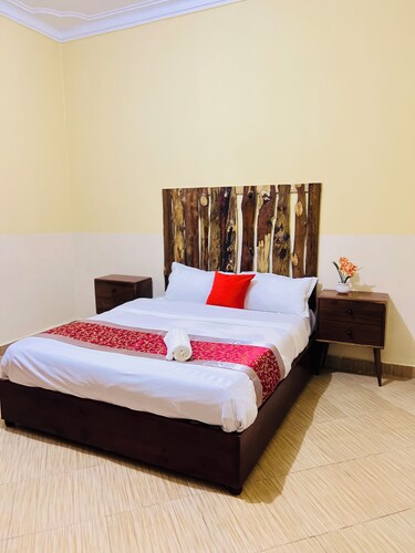 A nature detox at Nura Homes with views of Mountain Muhabura