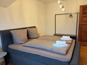 2 Schlafzimmer, Bügeleisen/Bügelbrett, Internetzugang, Bettwäsche