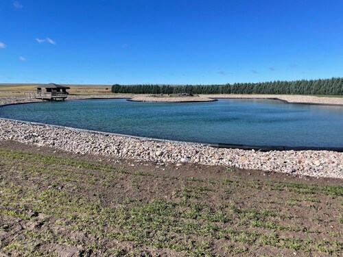 Private Pond Retreat on 640 Acres | Sleeps 60 | Kayaking, Fishing & Fire Pits