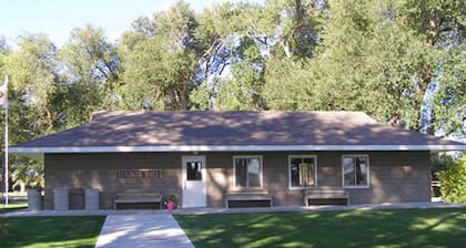 Spacious 7‑Bedroom, 60‑Bed Lodge — Secluded Retreat in Scenic Western Nebraska