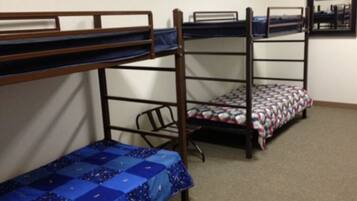 7 chambres, fer et planche Ă repasser, Wi-Fi, draps fournis